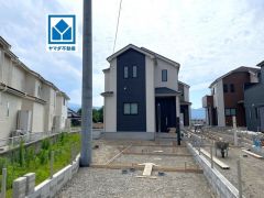オール電化住宅。バス停徒歩4分。スーパー・コンビニ・ドラッグストア徒歩10分圏内。お問い合わせお待ちしております＾＾