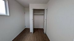 住む人のこだわりを活かす洋室＾＾クローゼットもあり荷物もすっきり片付けられ、ゆとりのある暮らしが出来ます＾＾