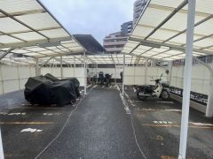 駐輪場、バイク置き場完備。