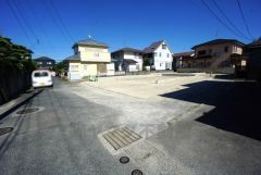 北側約5.3ｍの公道に面しています。