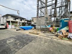 カースペースは並列2台分を確保＾(車種による)