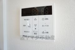 おいだき機能つきなのでお風呂に入る時間が異なるご家庭には嬉しいですね。ボタン一つで快適で便利な生活が＾＾