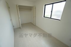 同仕様写真。現況と異なる場合は現況を優先します。 2面採光を確保した爽やかな風を感じて起きる朝は、快適生活の始まりに。