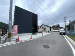 前面道路幅員約6ｍ。完成をお楽しみに＾＾