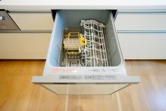 掲載写真は、同一ハウスメーカーの施工事例を使用しています。インテリア・家具等も含め、雰囲気の参考としてご覧ください。実際の物件とは、仕様・設備・色味などが一部異なる場合がございます。