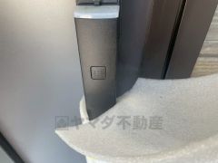 万が一落としてしまっても町の鍵屋さんなどでは簡単に合鍵を作ることができないので、防犯性が高く安心です。