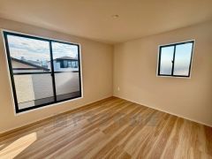 バルコニーに面していて日当たりがよく、寝室としての利用もおすすめです＾＾