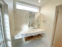 1日の疲れを癒すくつろぎのバスルーム。