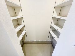 玄関にはシューズボックスとSIC付き。ベビーカーやゴルフバッグなどの収納にも＾＾