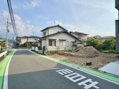 バス停まで徒歩約4分　毎日の通勤・通学にも便利な立地です。