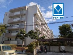 生の松原サンハイツ2号棟5階のお部屋です。 4LDK・バルコニー3面・各居室収納付きです＾＾