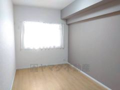 居室としてももちろん、収納や書斎、お子様のプレイスペースにも＾＾使い勝手が良さそうです＾＾