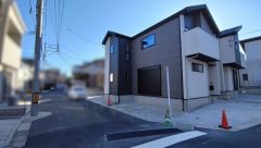 西側約6.4ｍの公道に面しています。