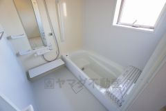 1日の疲れを癒すくつろぎのバスルーム。