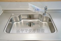 大きなお鍋も楽々洗える幅の広いシンクです＾＾