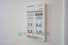 浴室暖房乾燥機には、暖房、乾燥、涼風、換気の4つの機能が付いています。タイマー付きです。換気・雨の日の洗濯も安心です＾＾