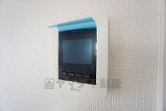 防犯はもちろんセールスマン対策にもなるモニター付きインターホン。