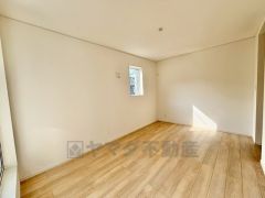 居室としてももちろん、収納や書斎、お子様のプレイスペースにも＾＾使い勝手が良さそうです＾＾