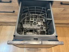 炊事時間を大幅に短縮できる食器洗浄乾燥機付きです＾＾冬場の洗い物による手荒れの悩みも軽減されますね。