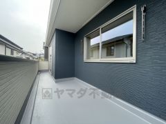 陽当たりの良いバルコニーです。お洗濯やお布団干しはもちろん、日光浴スペースにも。