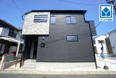 閑静な住宅街でのんびりとした住環境＾＾四箇田小学校徒歩9分、スーパーまで徒歩7分の生活便利な物件＾＾