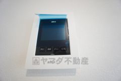 防犯性、セキュリティ対策に安心できるテレビモニター付きインターフォンです。セールスマン対策にもなり安心できます。