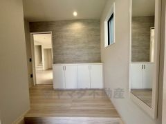 姿見ミラーつきなので、靴を履いた状態で全身をチェックできますね＾＾