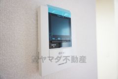 防犯性もばっちり、TVモニター付きインターホン完備。