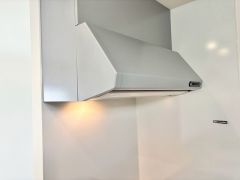 ファンやフィルターが見えにくいレンジフード。パッと視界に入っても細部までは見えにくく、オシャレでインテリアデザインの一部になりますね＾＾
