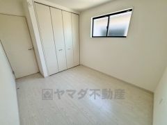 クローゼット付きなので、すっきりと整理整頓でき気持ちよく過ごせますね＾＾