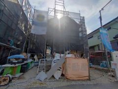 カースペースは並列で2台分確保。