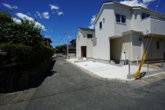 前面道路：（南側）約4ｍ。