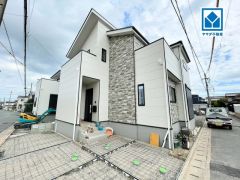 スーパーやコンビニなども近く周辺環境充実。快適でゆとりのある生活空間で新生活を始めましょう＾＾