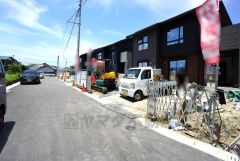 前面道路南側6ｍに面しています。