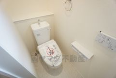 1階2階の2ヶ所にトイレがありますので、忙しい朝にも家族に気を使わず、ゆとりが生まれますね＾＾