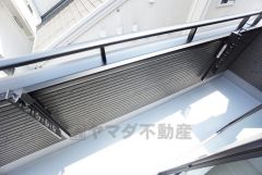陽当たりの良いバルコニーです。お洗濯やお布団干しはもちろん、日光浴スペースにも。