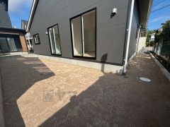 リビング後方はお庭スペースを用意しています。