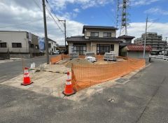 バス停まで徒歩4分＾＾アクセス良好で暮らしやすい住環境。