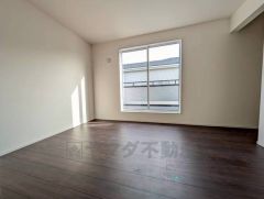 居室としてももちろん、収納や書斎、お子様のプレイスペースにも＾＾使い勝手が良さそうです＾＾