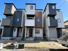 統一された建物外観はもちろん、前面道路に対して屋根方向を合わせることで統一感を作り出し、街並みとしての資産価値を高めます^^