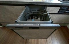 炊事時間を大幅に短縮できる食器洗浄乾燥機付き＾＾食器を洗う手間が減るので家族とのコミュニケーションの時間や自分の時間が増えますね。