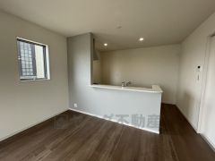 キッチンから会話が弾みそうなダイニングです。お友達や親せきをお招きするのも楽しみになりますね＾＾