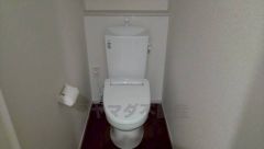 ウォシュレット付きトイレです。1階2階の2ヶ所にトイレがあるので、忙しい朝にもゆとりがあります＾＾