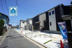 開放感の得られる角地となっています＾＾東側約8.8ｍの公道。北側約4ｍの公道に面しています。