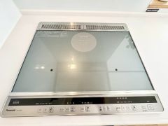 お手入れのしやすいIHクッキングヒーターです。3口コンロなので、効率よくお料理が楽しめます。毎日のお料理も楽しくなりますね＾＾