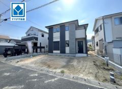 敷地52坪。17.5帖LDK＆ファミリークローク・2WICなど収納充実の4LDK。