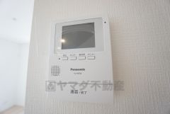 防犯性、セキュリティ対策に安心できるテレビモニター付きインターフォンです。セールスマン対策にもなり安心できます。
