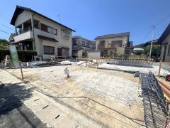 並列2台分の駐車スペースを確保　駐車しやすく、毎日のカーライフを快適にサポートします。