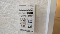 浴室暖房乾燥機には、暖房、乾燥、涼風、換気の4つの機能が付いています。タイマー付きです。雨の日はもちろん、急ぎで洗濯する必要のあるお子様の体操服や、下着類などを乾かすのに便利です。