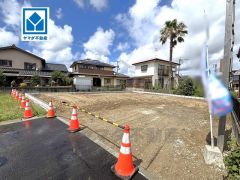 閑静な住宅地でのんびりとした住環境。 元岡小学校徒歩13分、元岡中学校徒歩24分
